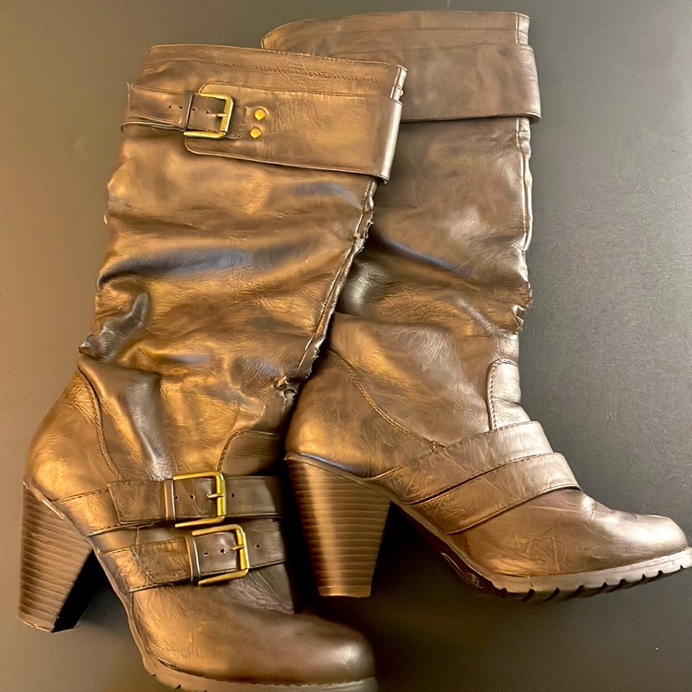 Heels - Picture 3 of 3